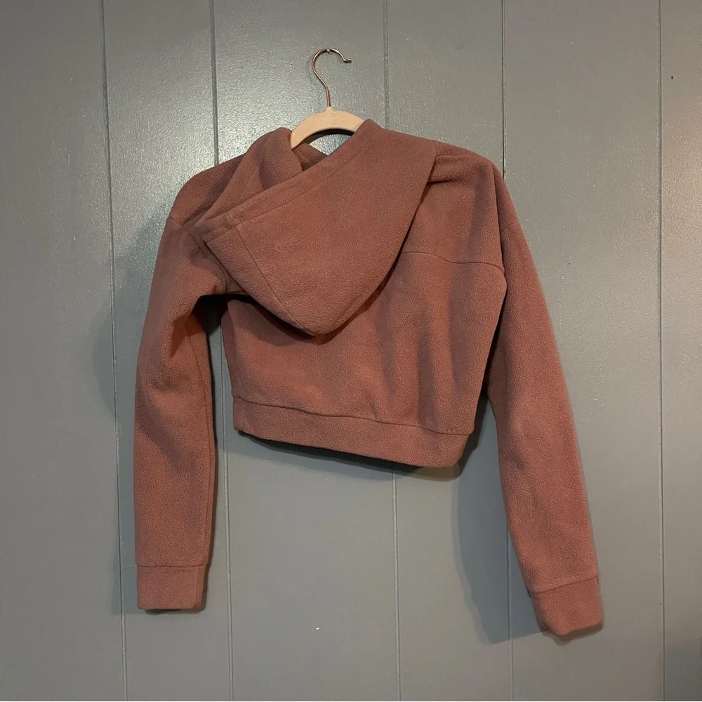 Alphalete Crop Hoodie - Picture 3 of 4